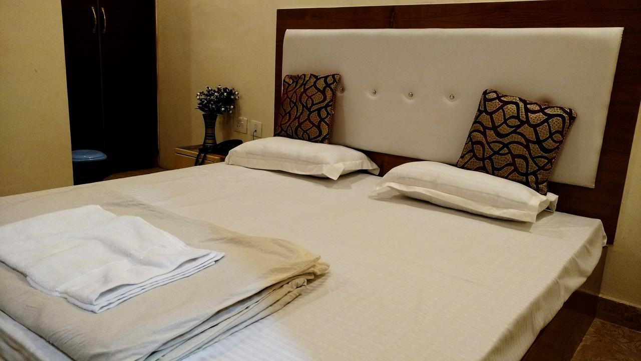 Hotel Rattans Regency Roorkee Bagian luar foto